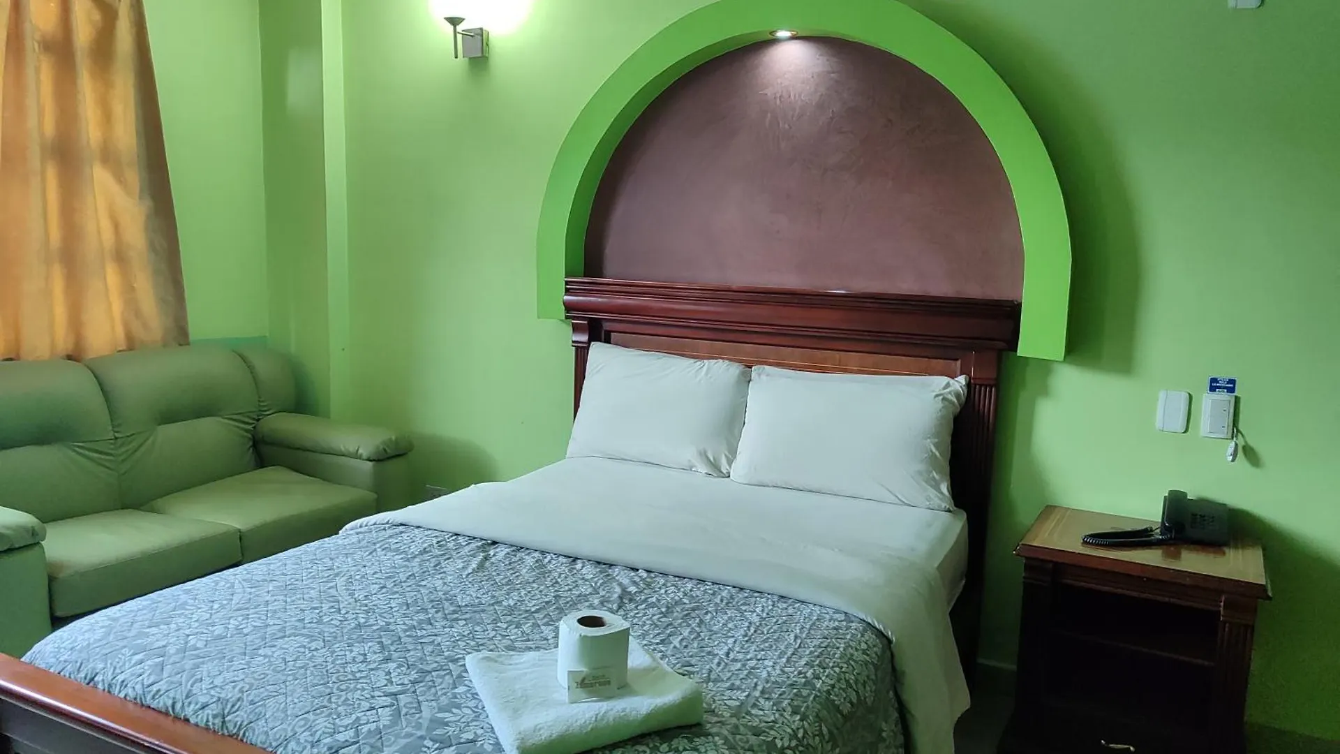 Hotel Hostal Zamorano Quito